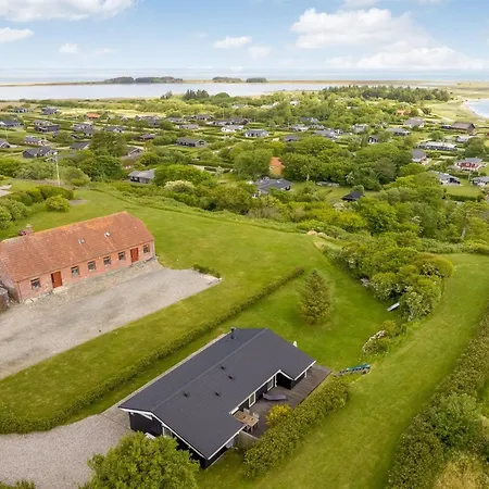 Tanna - 330m To The Fjord By Interhome